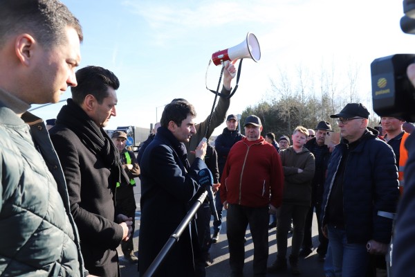 Wojewoda_Śląski_Marek_Wójcik_spotkał_się_z_protestującymi_rolnikami